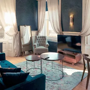 89 The Merchants Luxury By The House Of Danu Édimbourg